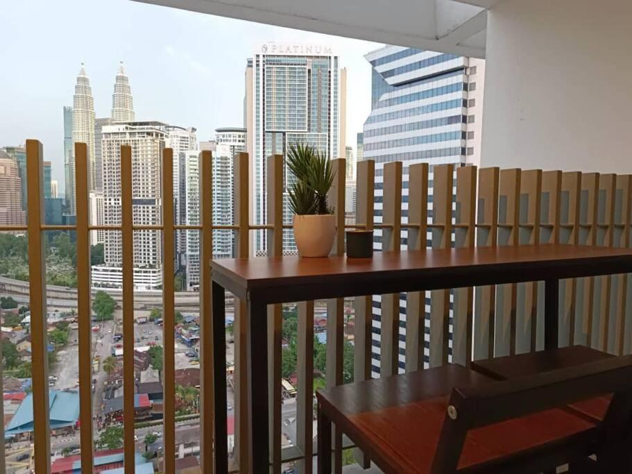 C14B Modern Infinity Pool Klcc Balcony View Kuala Lumpur Exterior foto