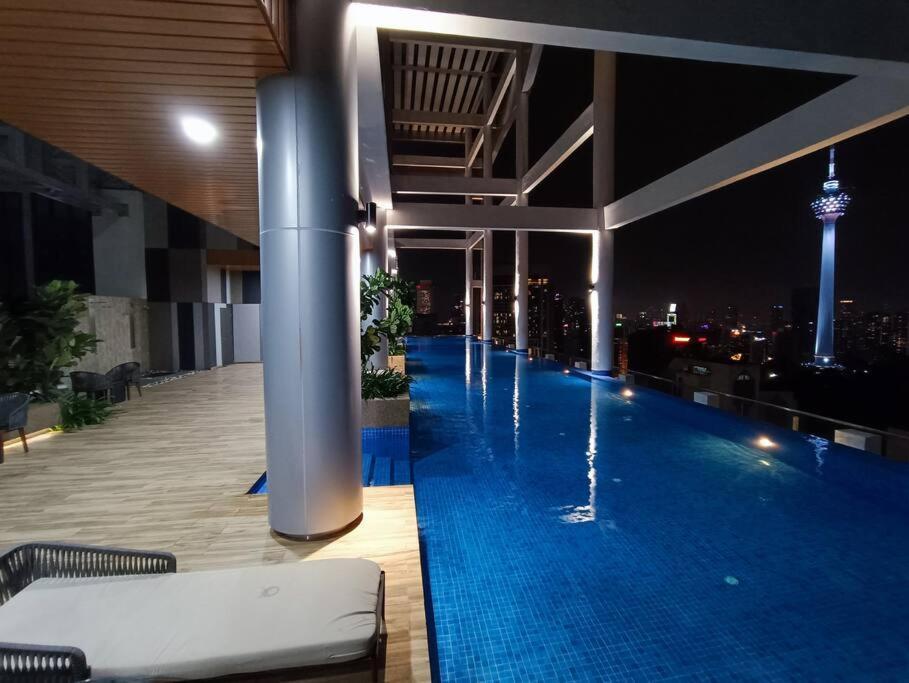 C14B Modern Infinity Pool Klcc Balcony View Kuala Lumpur Exterior foto