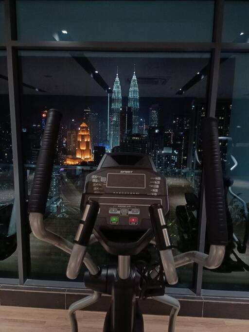 C14B Modern Infinity Pool Klcc Balcony View Kuala Lumpur Exterior foto