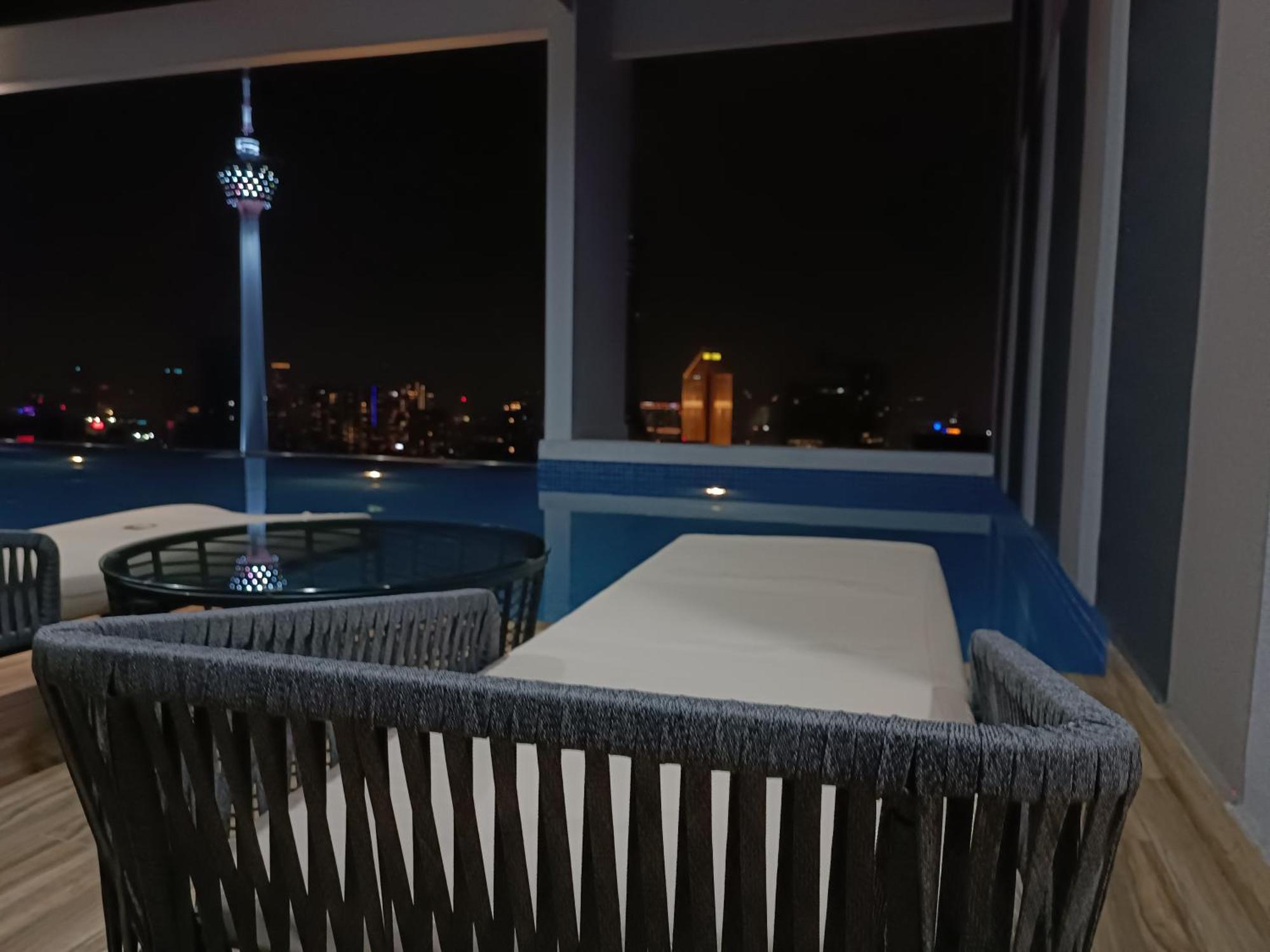 C14B Modern Infinity Pool Klcc Balcony View Kuala Lumpur Exterior foto