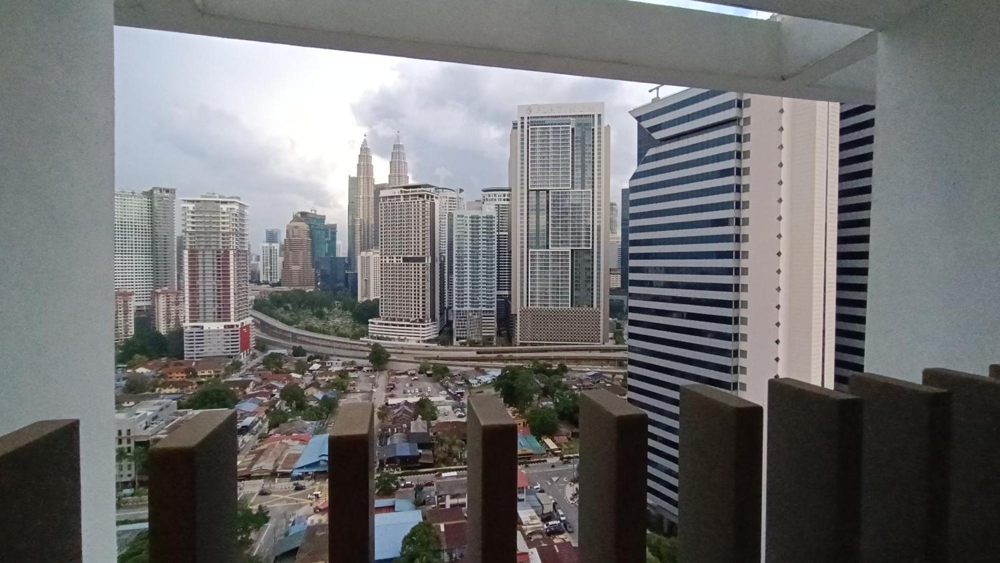 C14B Modern Infinity Pool Klcc Balcony View Kuala Lumpur Exterior foto