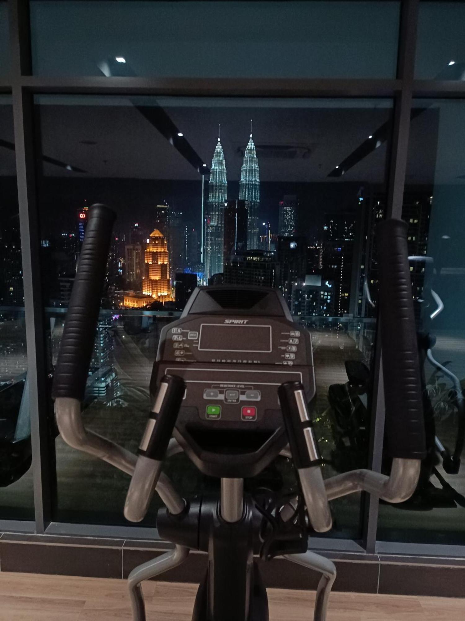 C14B Modern Infinity Pool Klcc Balcony View Kuala Lumpur Exterior foto
