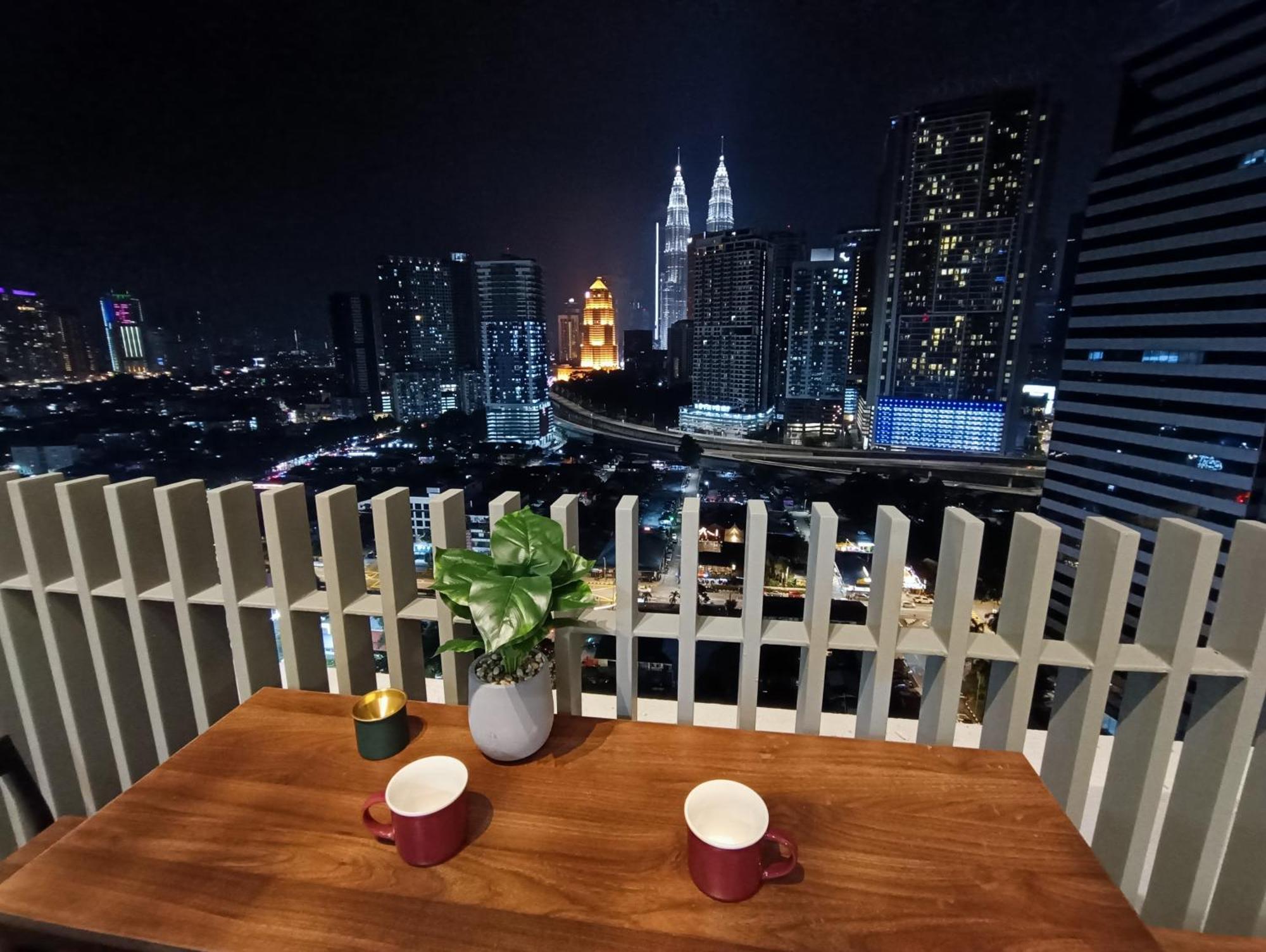 C14B Modern Infinity Pool Klcc Balcony View Kuala Lumpur Exterior foto