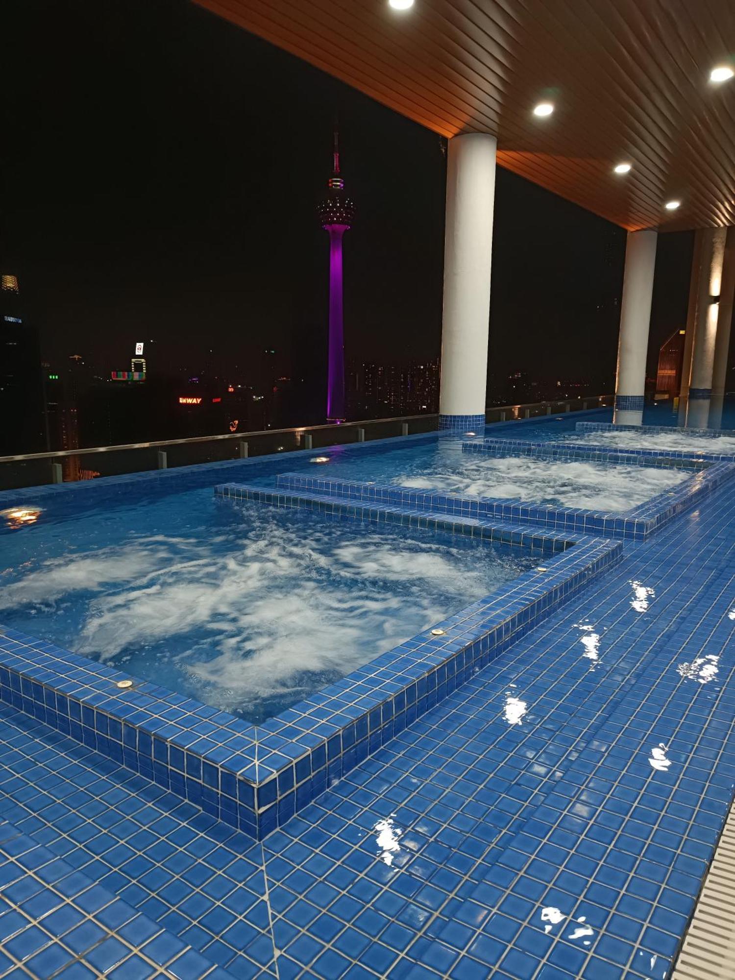 C14B Modern Infinity Pool Klcc Balcony View Kuala Lumpur Exterior foto