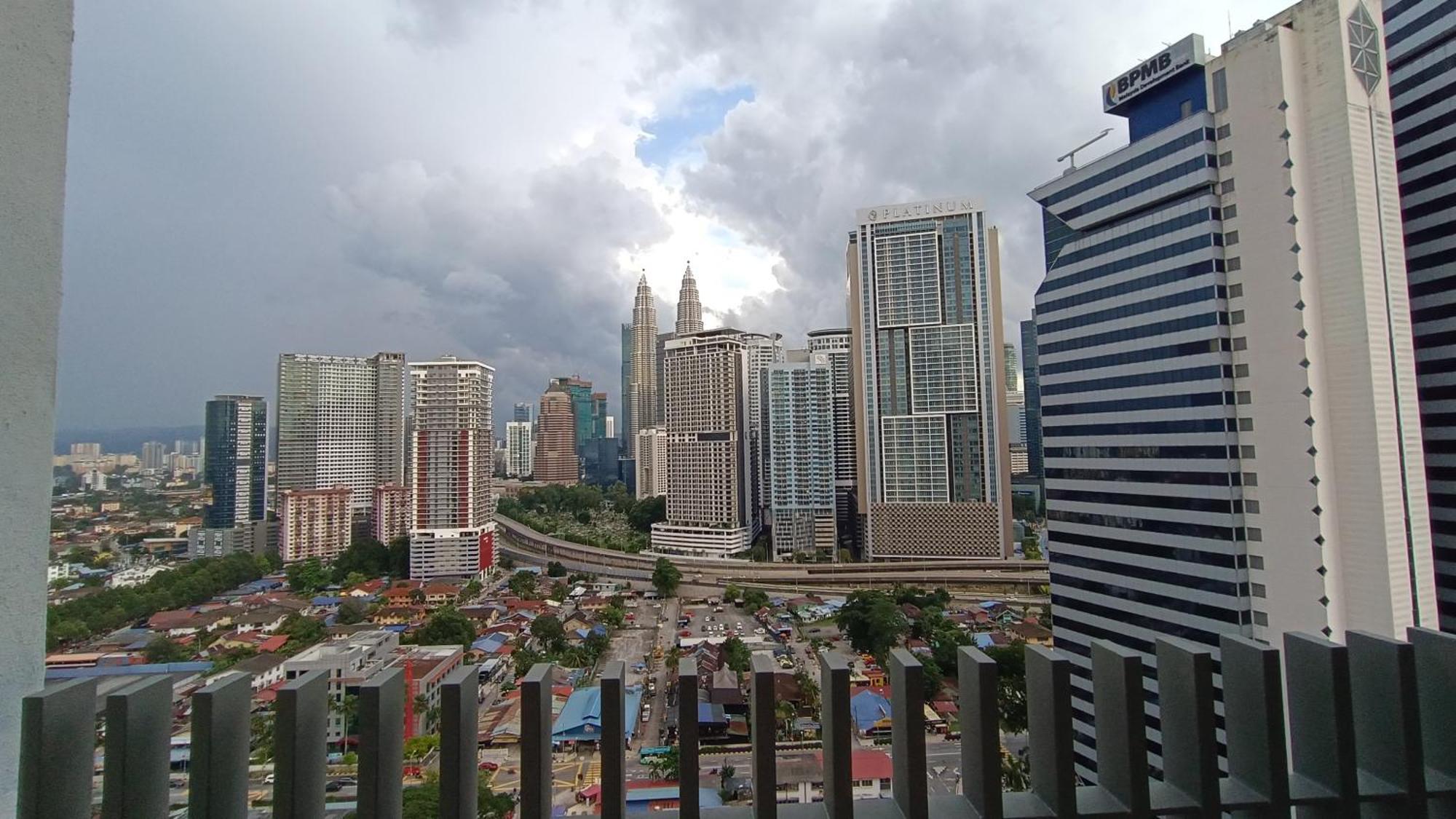C14B Modern Infinity Pool Klcc Balcony View Kuala Lumpur Exterior foto